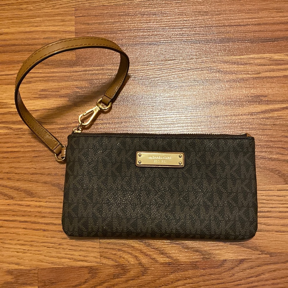 Michael Kors Wristlet